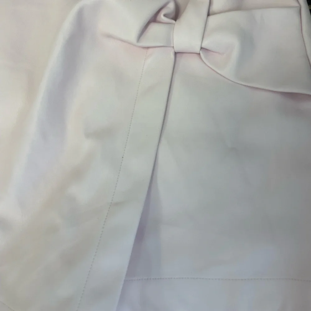 ALYA Elegant Faux Leather Light Pink Skort with Bow Detail - Picture 3 of 7